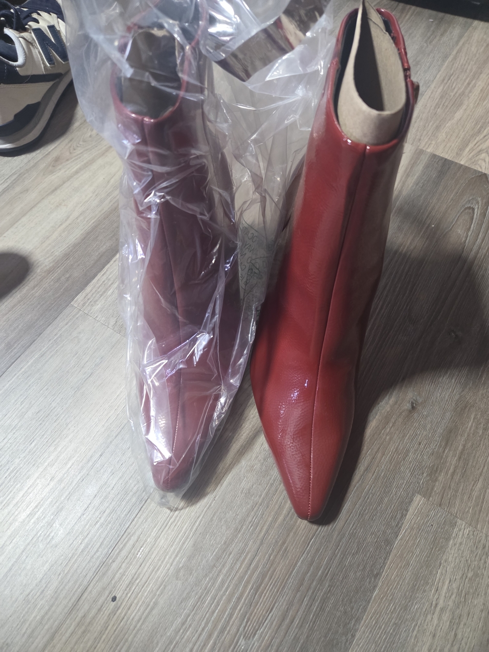 Red Pointed-Toe Women's Ankle Boots - Unbranded